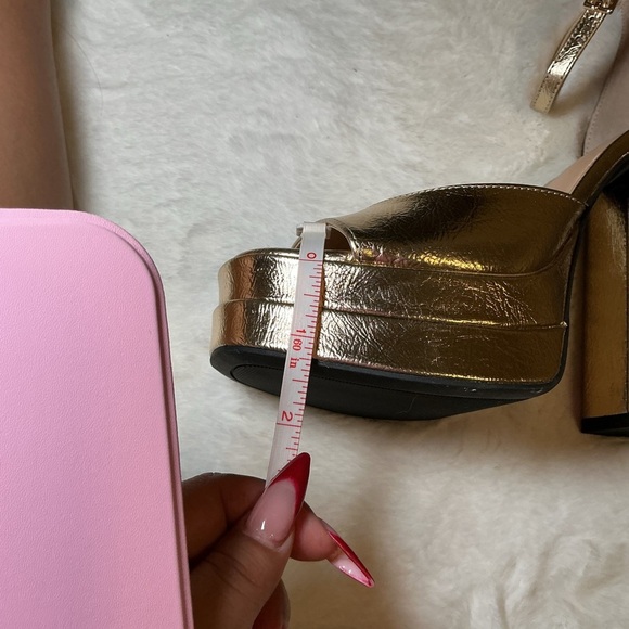 INC International Concepts Gold Platform Heels - Picture 5 of 5